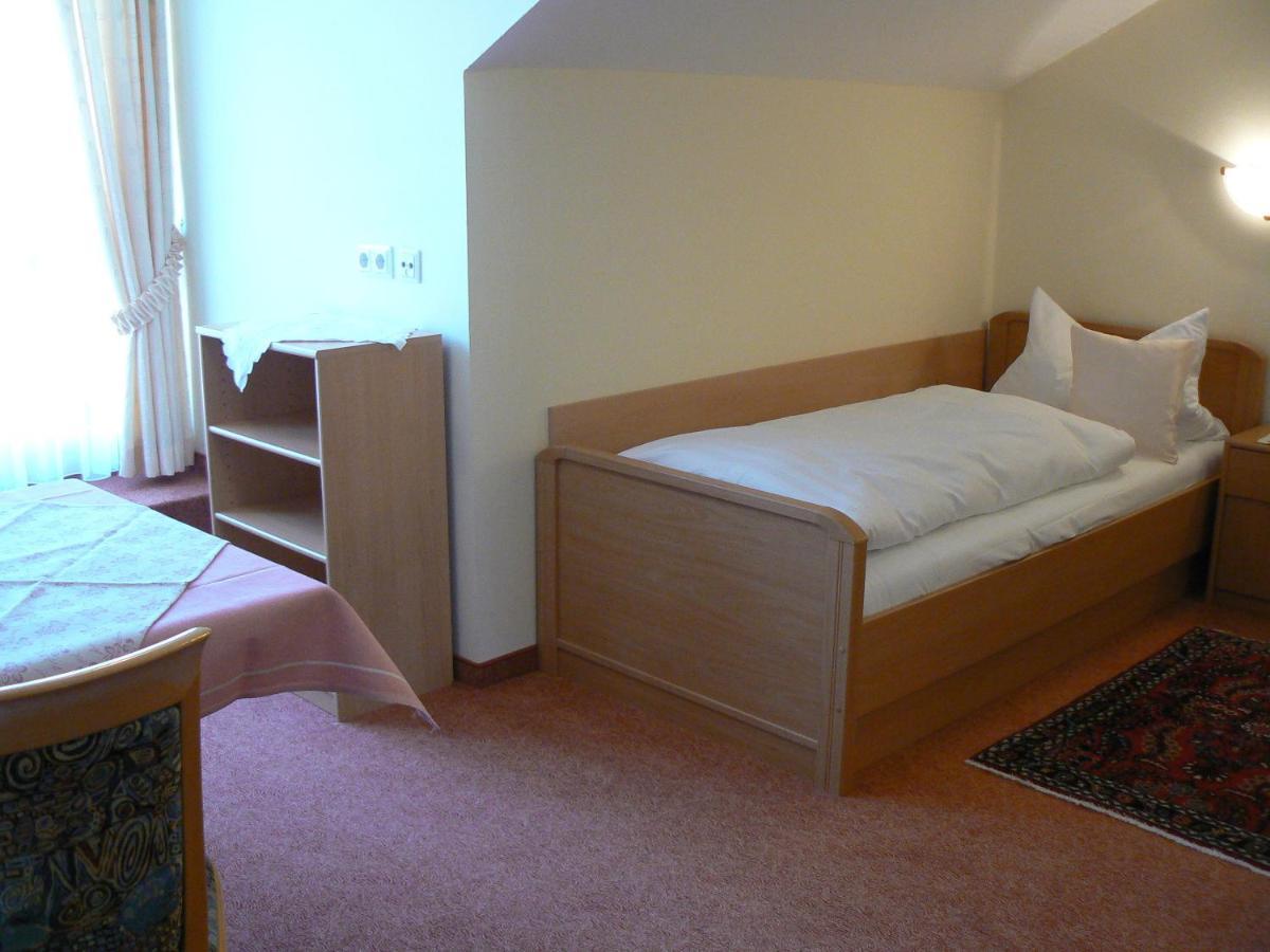 Hotel Haus Evelyn / Haus Heidemarie Bad Füssing Zimmer foto